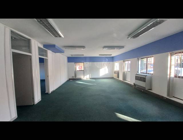 123M² OFFICE TO LET IN CLAREMONT
